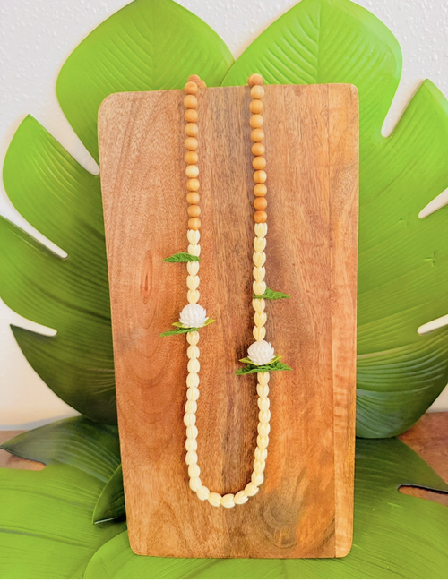 Green and White Ulu Lei