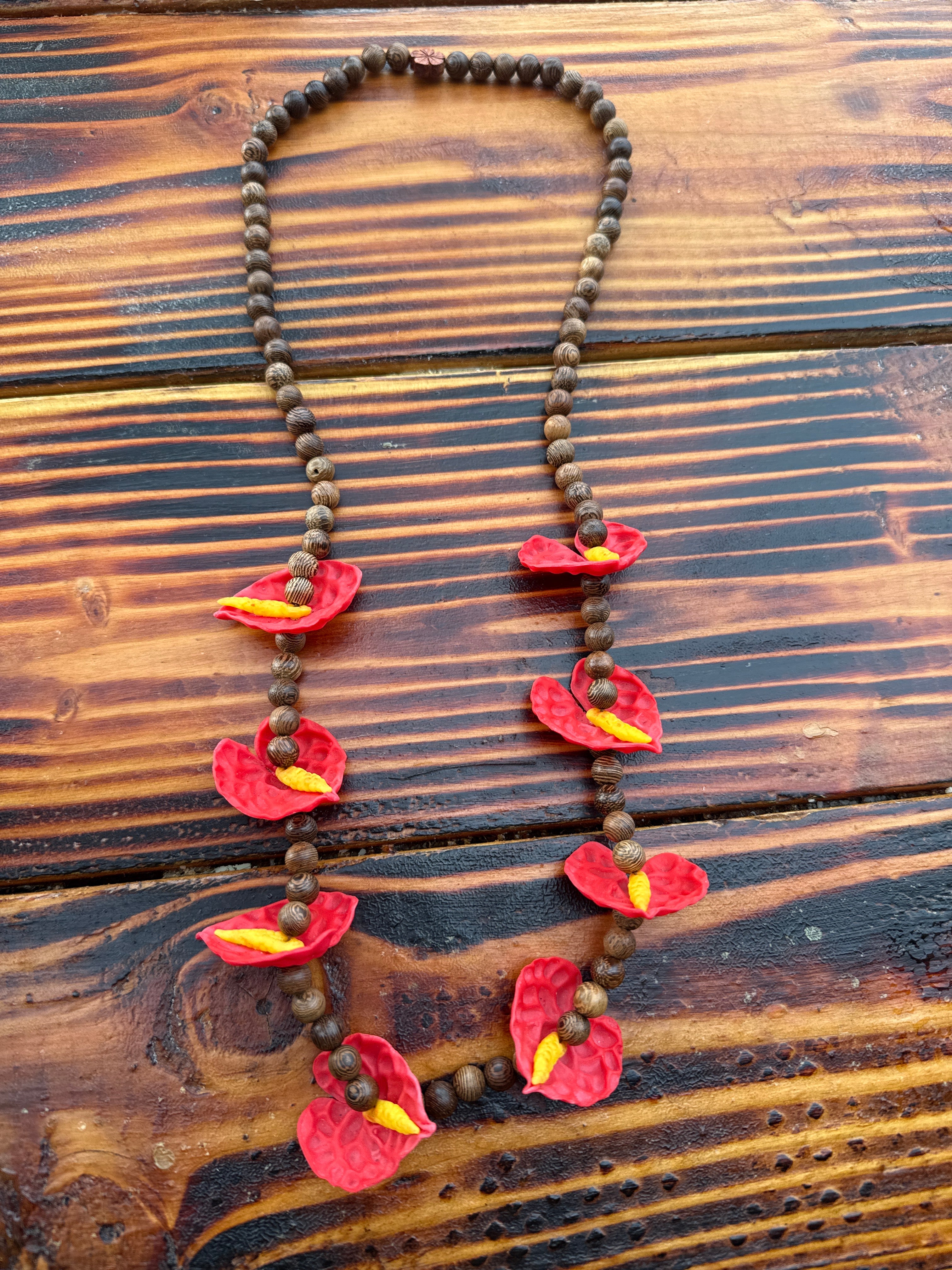 Anthurium Red Dark Wood Lei